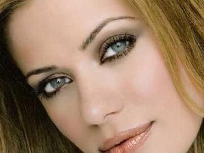 Δείτε τη Ζέτα Μακρυπούλια αγνώριστη στα ...