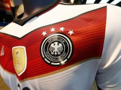 Πουλάει... τρελά η φανέλα με το 4ο αστέρ...