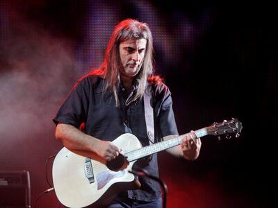 O Φίλιππος Πλιάτσικας και η μουσική ανομ...