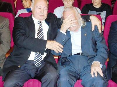 Ξέσπασε σε κλάματα ο Μανώλης Γλέζος κατά...