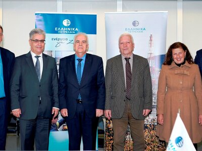 (Από αριστερά) ο Δ/ντης Εκπαίδευσης Διυλ...