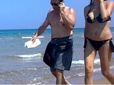 Στόχος «αγανακτισμένων» έγιναν το Δεκαπε...