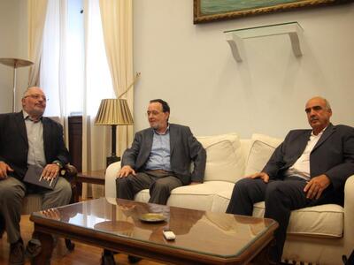 Oλοκληρώθηκε η συνάντηση Μεϊμαράκη με Λα...