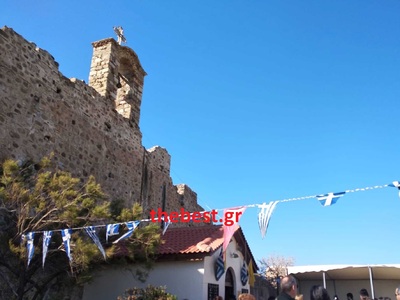 Πανηγυρίζει το γραφικό εκκλησάκι της Ζωο...