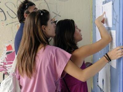 Εκτός ΑΕΙ - ΤΕΙ ένας στους δύο φετινούς ...