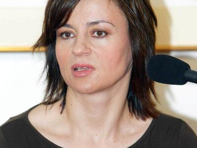 Παρουσιάστρια η Καρυοφυλλιά Καραμπέτη; 