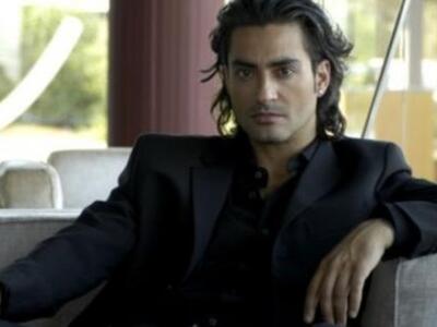 Με υπερκόπωση ο Διονύσης Σχοινάς - Ακύρω...