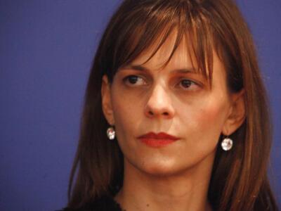 Έφη Αχτσιόγλου: Ανοίγουν 80.000 θέσεις ε...