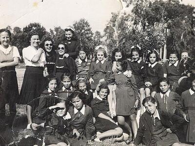 Φωτογραφία µε αρχειακή αξία από εκδροµή ...