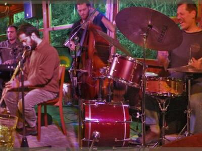 Το Χάρης Λαμπράκης Quartet.