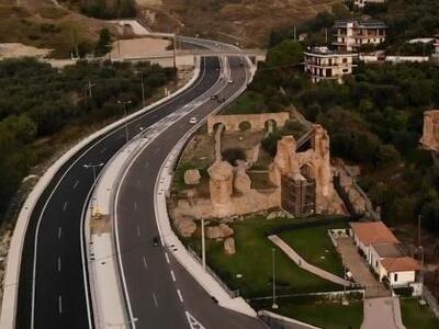 ΔΕΙΤΕ το Ρωμαϊκό υδραγωγείο της Πάτρας από ψηλά