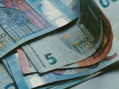 Έρχεται voucher από 400 έως 800 ευρώ σε ...