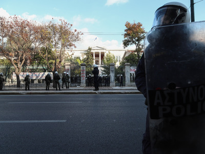 Επέμβαση των ΜΑΤ στο Πολυτεχνείο- 92 προ...