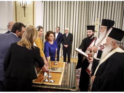 Ορκίστηκαν τα νέα μέλη της κυβέρνησης - ...