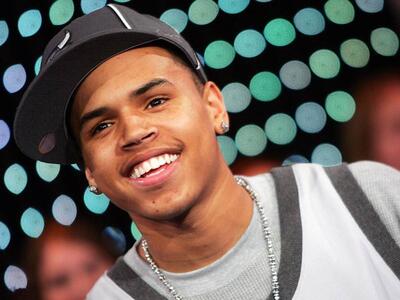 Ο Chris Brown επιστρέφει με το νέο του h...