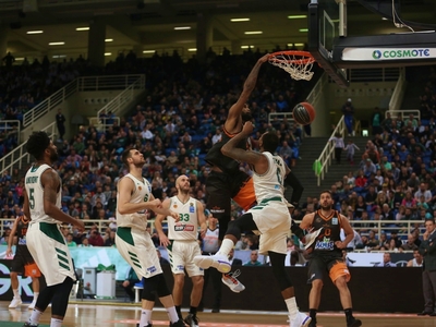 ΠΑΡΑΚΟΛΟΥΘΕΙΣΤΕ ζωντανά τη «μάχη» του Πρ...