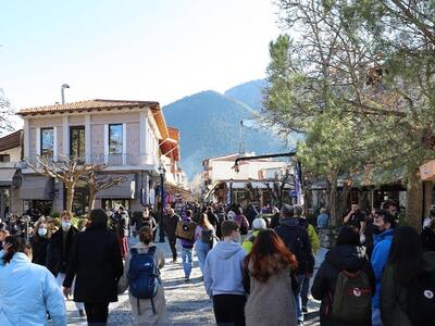 Χιλιάδες επισκέπτες στα Καλάβρυτα - Μποτ...