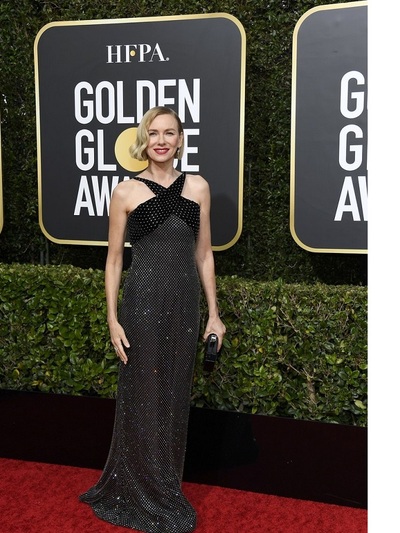 Nαόμι Γουοτς με Armani 