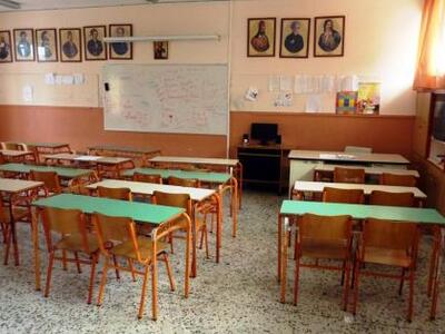 Το θρανίο του Έλληνα μαθητή που σαρώνει ...