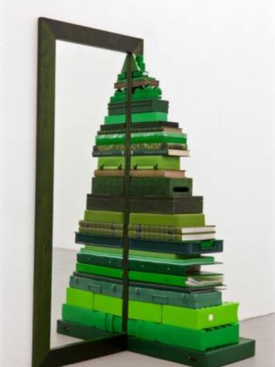 Χριστουγεννιάτικο δέντρο με αντικατοπρισ...