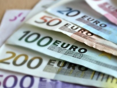 Περισσότεροι από τρεις στους δέκα οφειλέ...