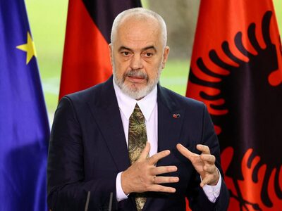  Η Αλβανία αγωνίζεται να περιορίσει τις ...