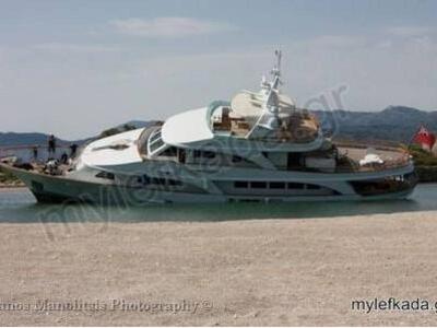 Λευκάδα: Σκάφος αναψυχής προσάραξε και πήρε κλίση 