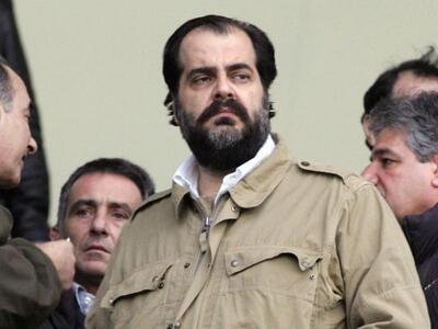 Ο Νικόλας Πατέρας σκέφτεται να παραιτηθε...