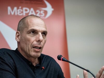 Ο Γιάνης Βαρουφάκης για τον 1 χρόνο της ...