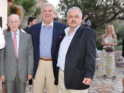 Νίκος Δούρος, Βασίλης Μανωλόπουλος, Χρήσ...