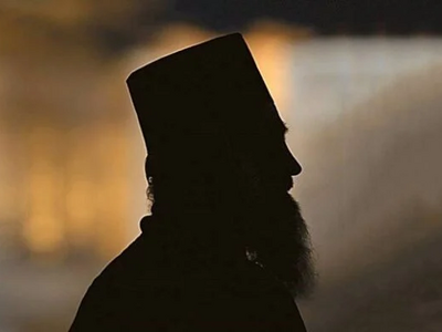 Βόλος: 41χρονος γρονθοκόπησε ιερέα και τ...