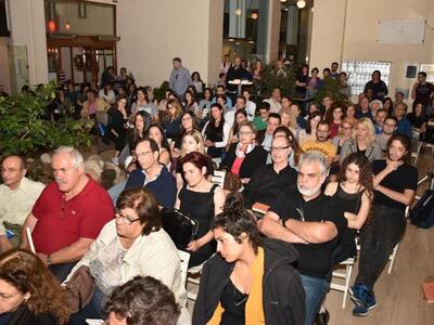 Κατάμεστο το αίθριο του Μέγαρου Πραπόπου...