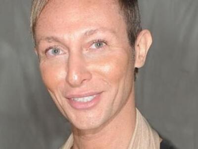 Βασίλειος Κωστέτσος: Με ποιο τοπ μόντελ ...