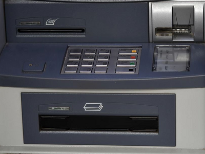 e-ΕΦΚΑ και ΔΥΠΑ: Ποιοι πάνε μέχρι σήμερα στα ΑΤΜ