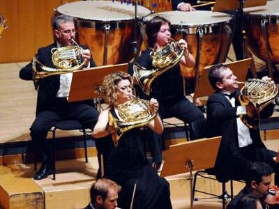 Κυκλαδίτικη αύρα από το 8ο Διεθνές Φεστι...