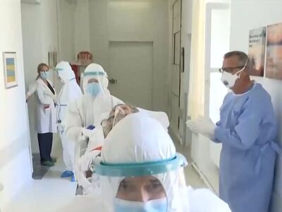 Κορωνοϊός: Δυνατό χειροκρότημα για 79χρο...