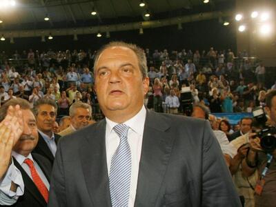 Δυσαρέσκεια Καραμανλή για την κλήτευσή του