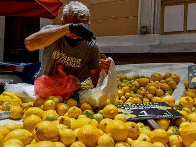 Πάτρα: Χωρίς λαϊκή τη Δευτέρα- Απεργούν ...