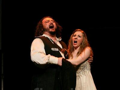 Κατάμεστο χθες βράδυ το Δημοτικό Θέατρο ...