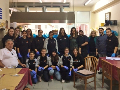 Τα κορίτσια του Προμηθέα στο συσσίτιο τη...