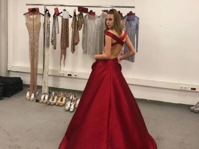 Στην πασαρέλα η 15χρονη καλλονή εγγονή τ...