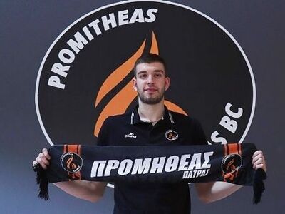 Νίκος Ρογκαβόπουλος: Το παιδί που κέρδισ...