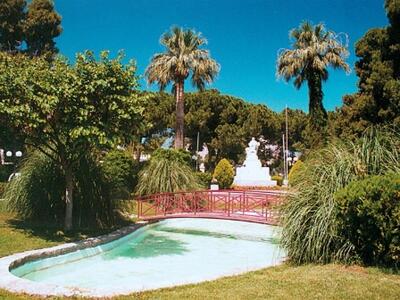 Αίγιο: Η Αγορά με μουσικές Βιτρίνες