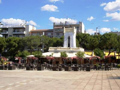 Γιουχάϊσαν αχαιούς βουλευτές στο Αίγιο!