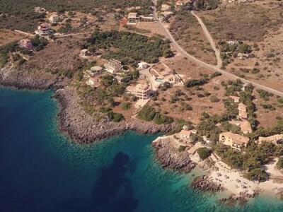 Δείτε το πανέμορφο λιμάνι του Αγίου Νικο...