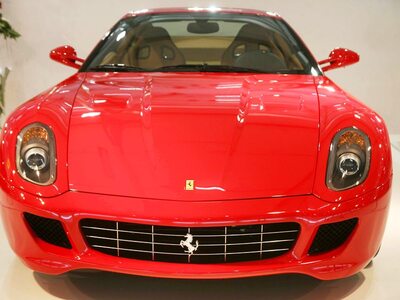 Ιδιοκτήτες Lamborghini και Ferrari, με ε...