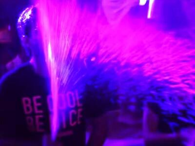 Άνοιξαν 400 σαμπάνιες σε γνωστό beach ba...