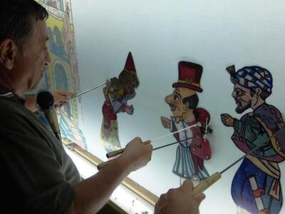 «Ο Καραγκιόζης, η πεντάμορφη και το τέρα...