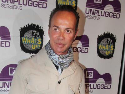 Λάκης Γαβαλάς: «Πτώχευσα και πουλάω το σ...