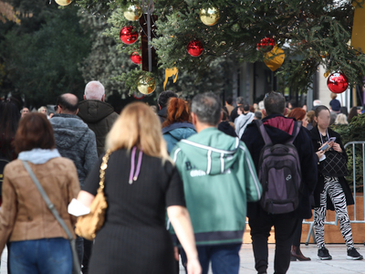 Πάτρα - Εορταστικό Ωράριο: Πώς θα λειτου...